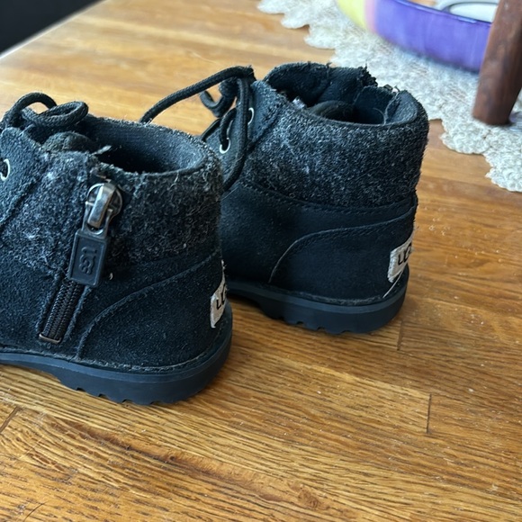 UGG Australia Girls Bootie with side Zipper size 7 - Picture 8 of 15